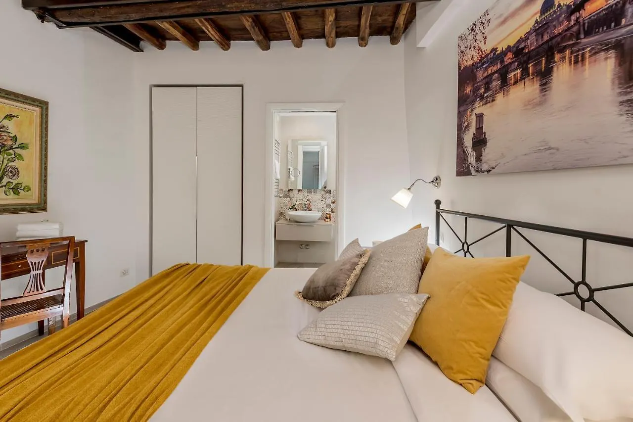 Chiavari Delux Apartment In Campo De Fiori Rome