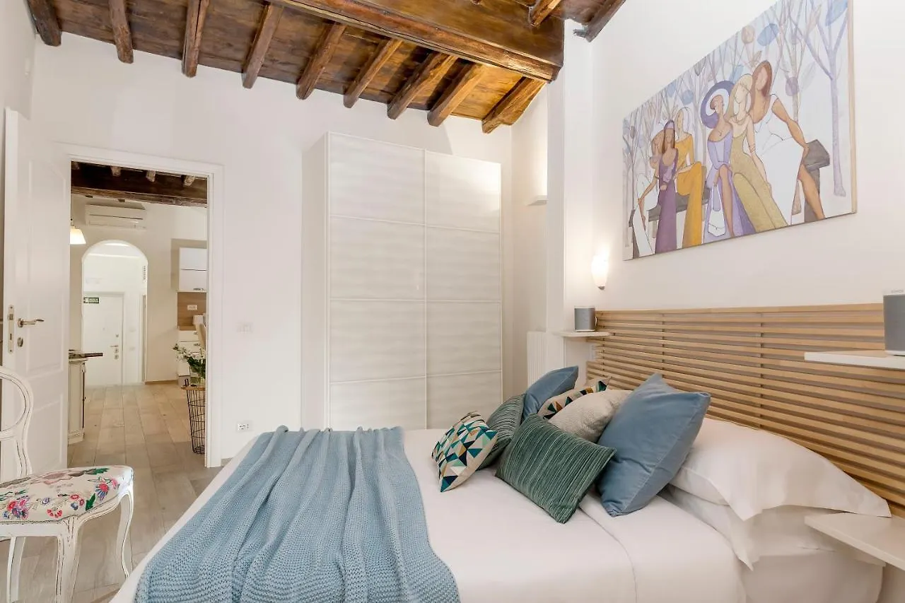 Chiavari Delux Apartment In Campo De Fiori Rome